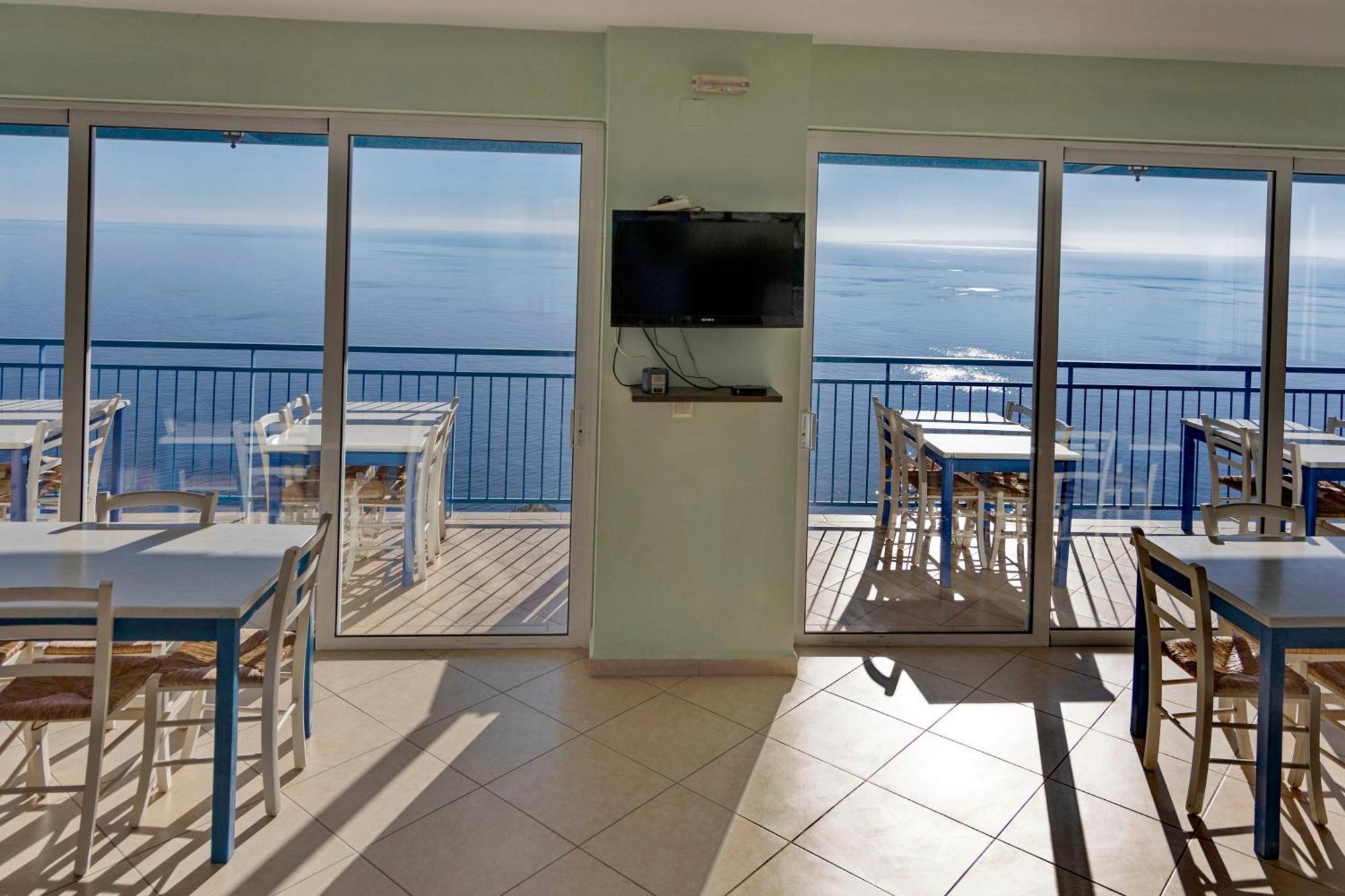 Akrotiri Panorama- Luxury Rental Apartments With Sea View Родакинон Экстерьер фото