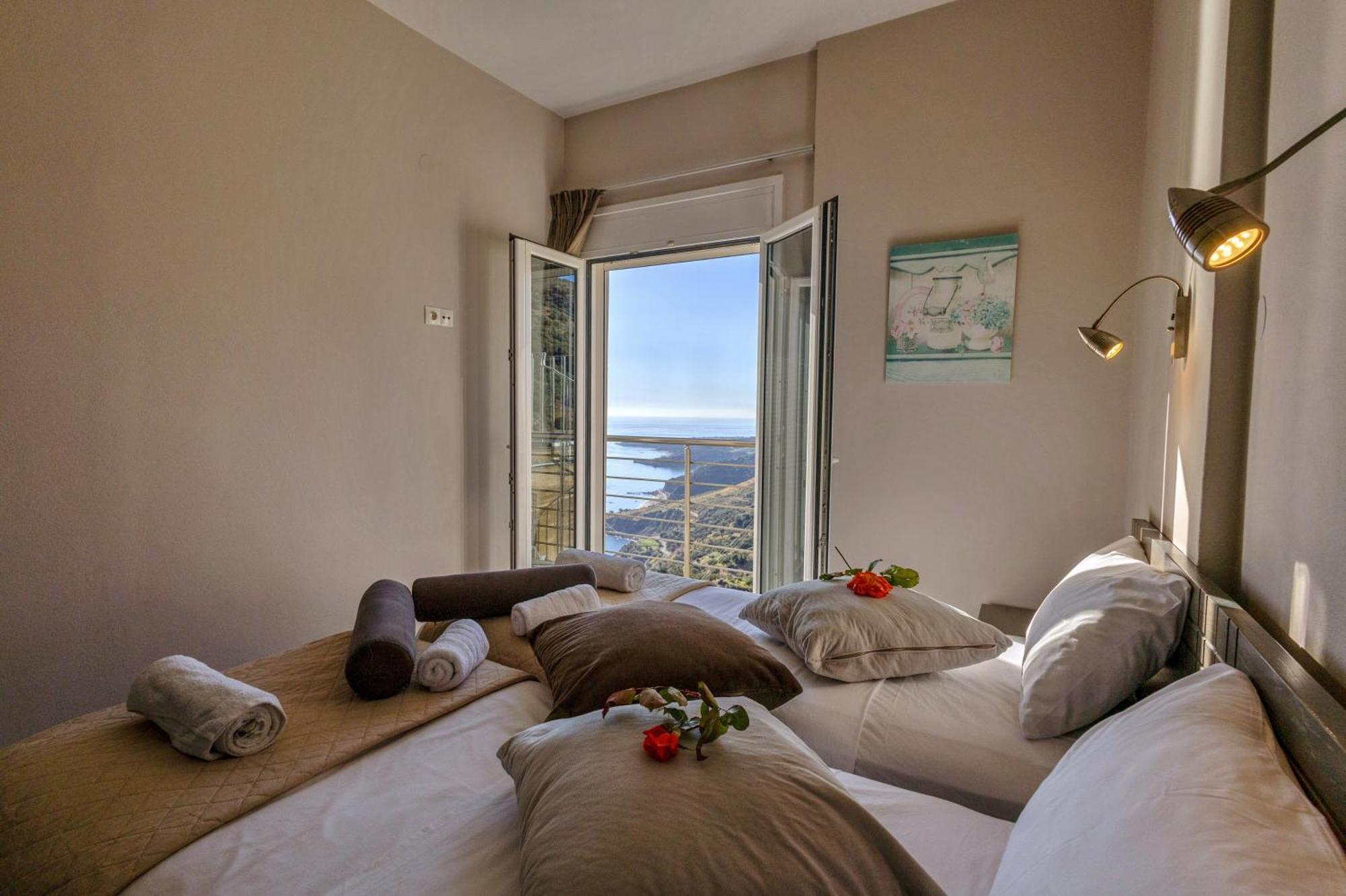 Akrotiri Panorama- Luxury Rental Apartments With Sea View Родакинон Экстерьер фото